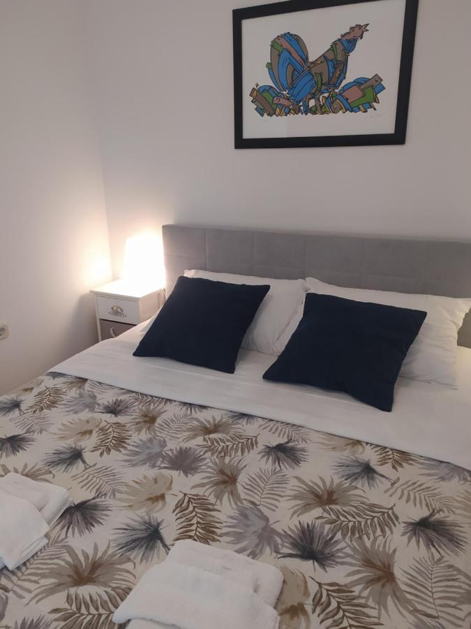 Apartment & Rooms Poppy Rose Zadar Extérieur photo